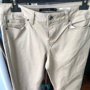 BLACKHEART KHAKI SKINNY JEANS